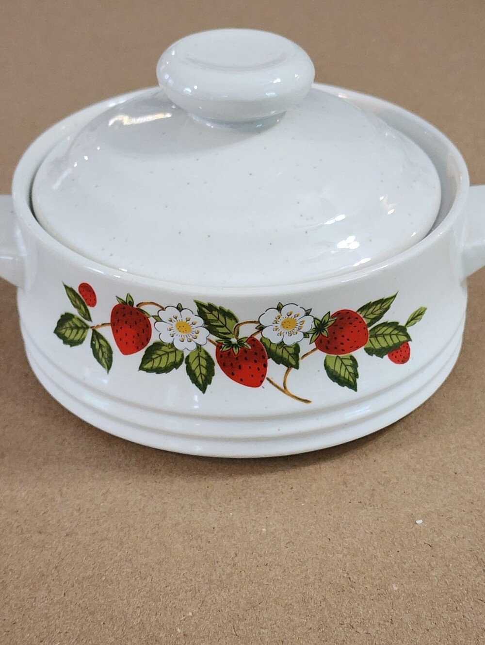 Sheffield Strawberries 'n Cream Stoneware Casserole Strawberry Pattern Japan